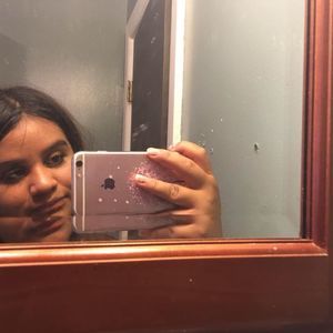 Meet your Posher, Leticia